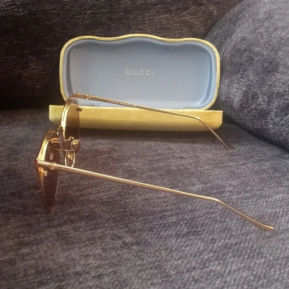 😎 Gucci Cat Eye Sunglasses Red Gold EUC - Picture 4 of 9